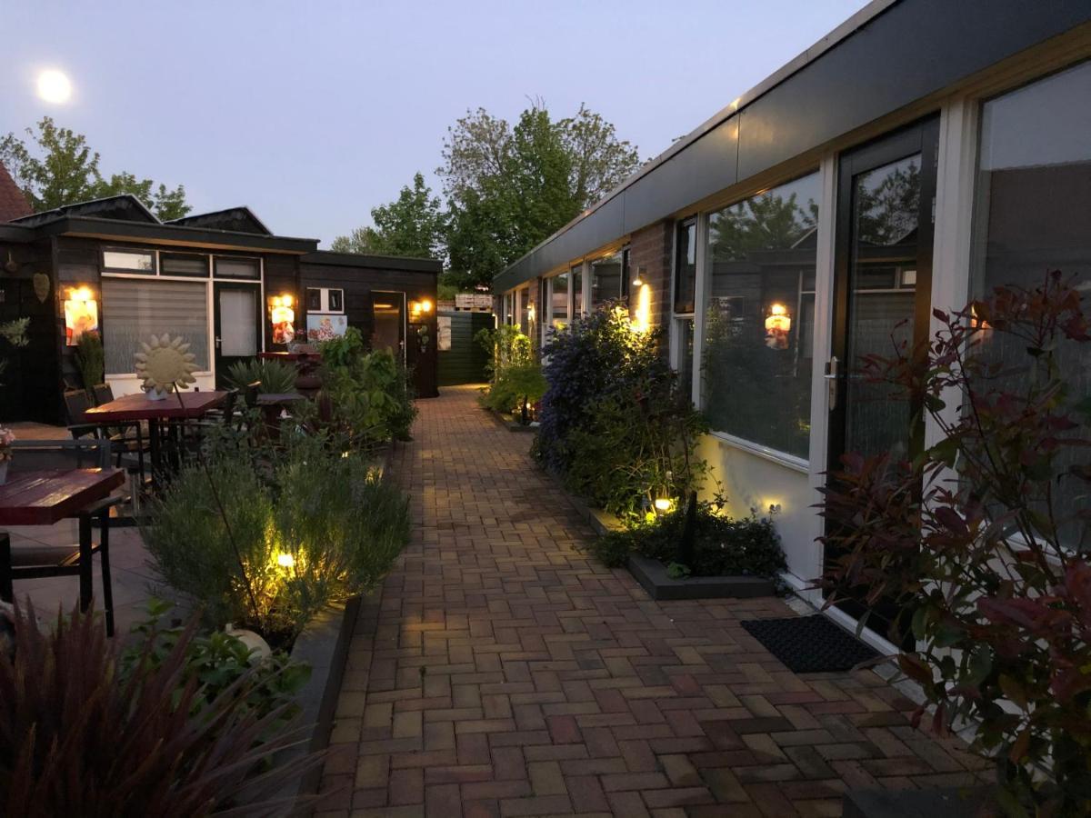 Even Buiten Guest house 2*